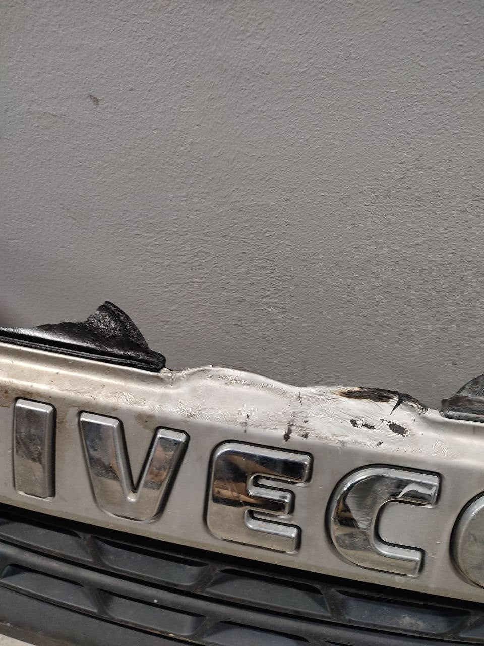 Griglia Paraurti Anteriore IVECO DAILY V Van cod: 5801342734ez - F&P CRASH SRLS - Ricambi Usati