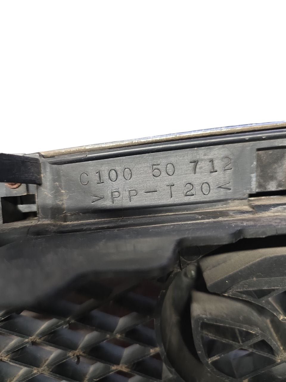 GRIGLIA PARAURTI ANTRIORE MAZDA PREMACY (1999 - 2005) Cod : C10050712 - F&P CRASH SRLS - Ricambi Usati