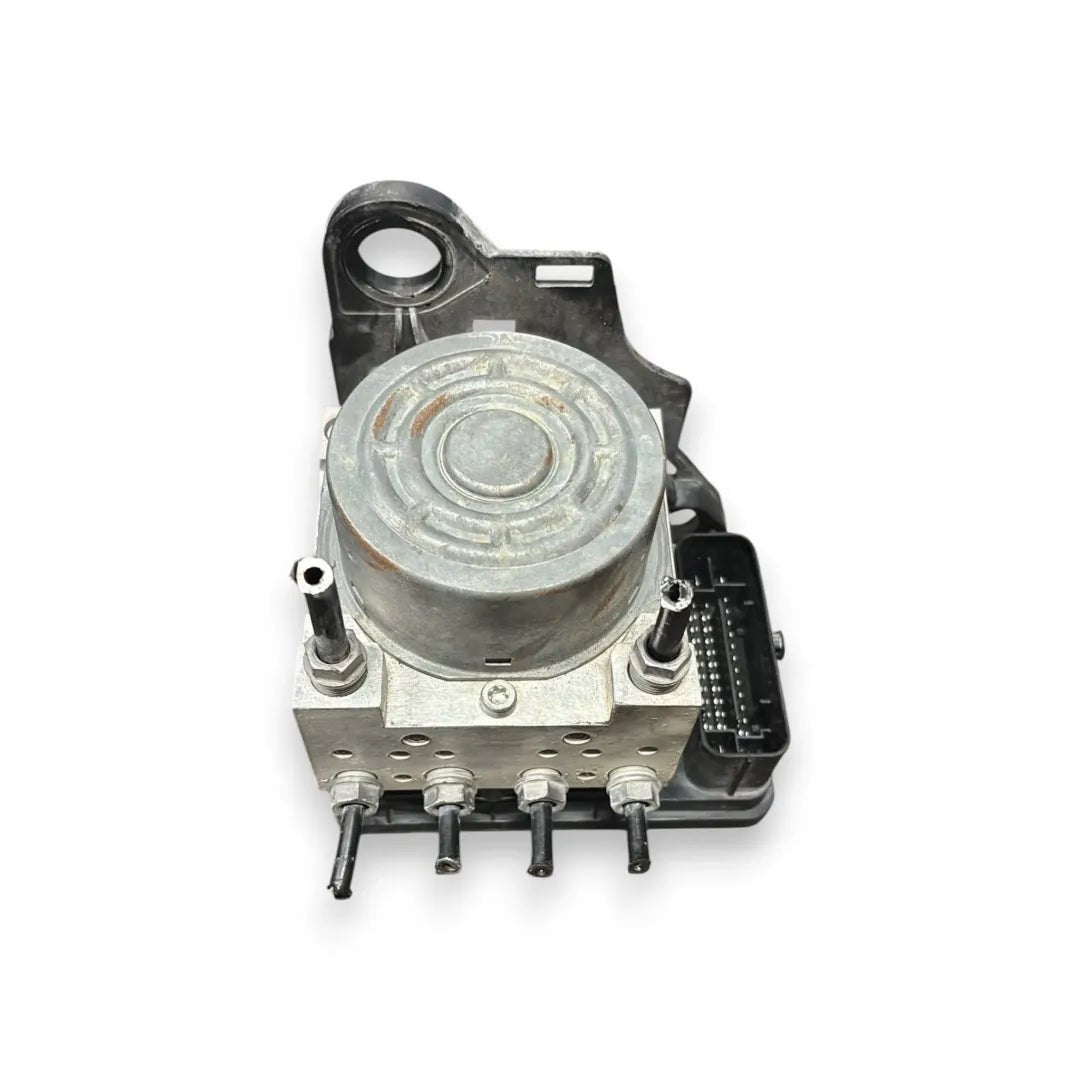 Dettaglio Gruppo ABS completo con pompa e centralina SEAT Leon 2016–2020 OEM 5Q0614517GEBEF - foto 2