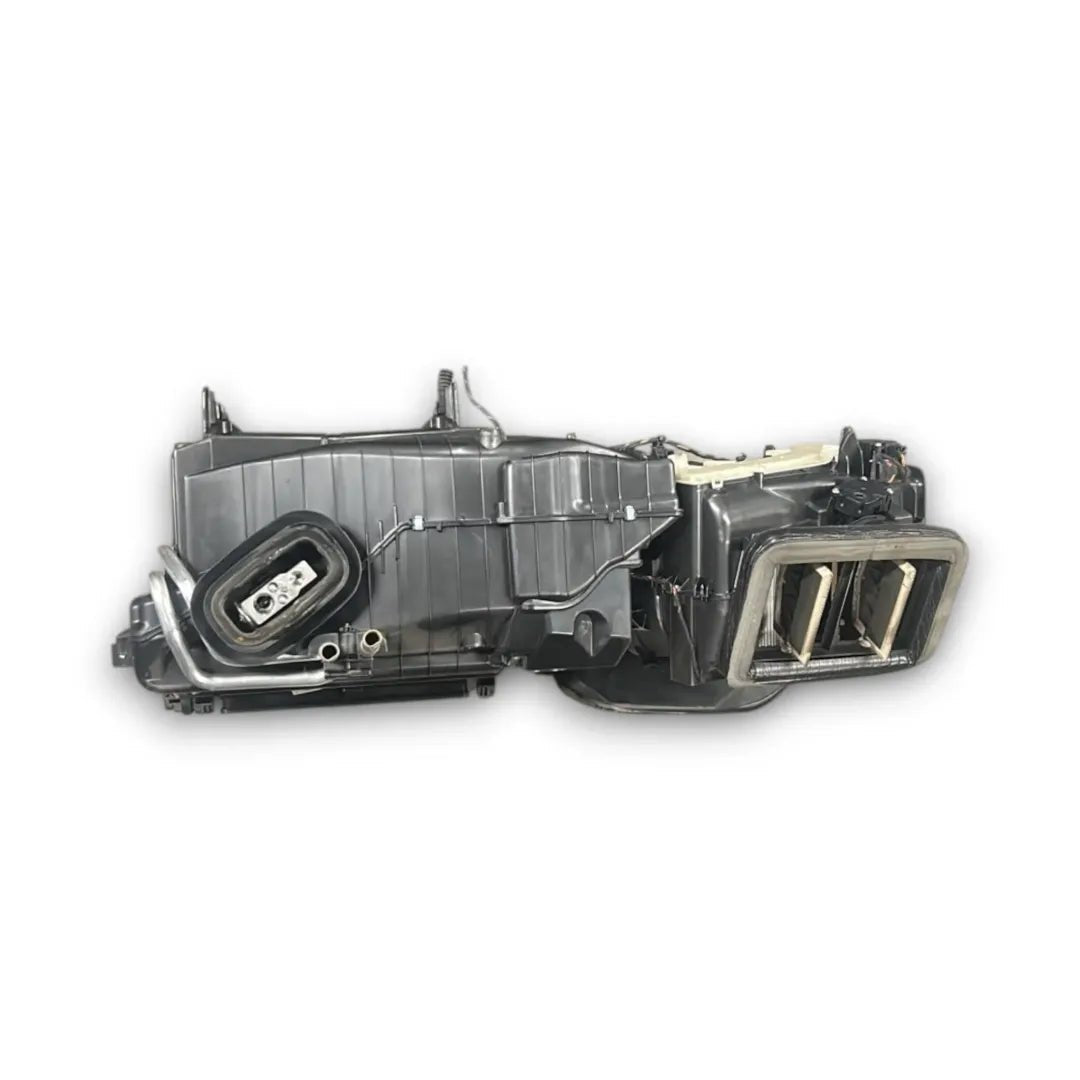 Dettaglio Gruppo riscaldatore abitacolo Audi A4 8W 2015–2019 cod. 8W1816005H - foto 2