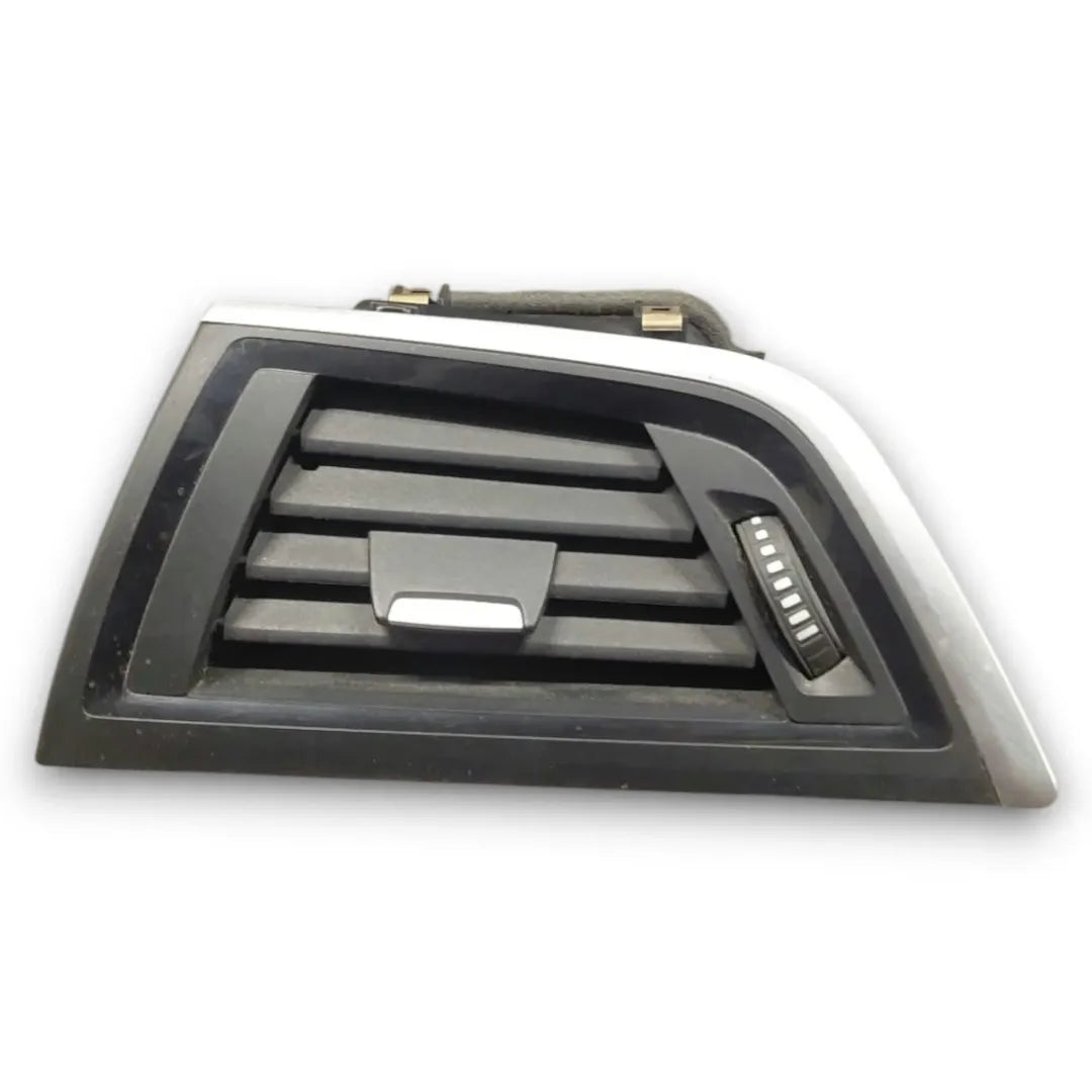 Bocchetta aria laterale cruscotto sinistra BMW Serie 2 Coupé F22 dal 2013 OEM 2636103-01