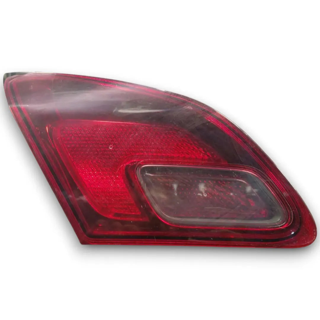 Fanale posteriore sinistro interno Opel Astra J 2009–2018 OEM 13360791