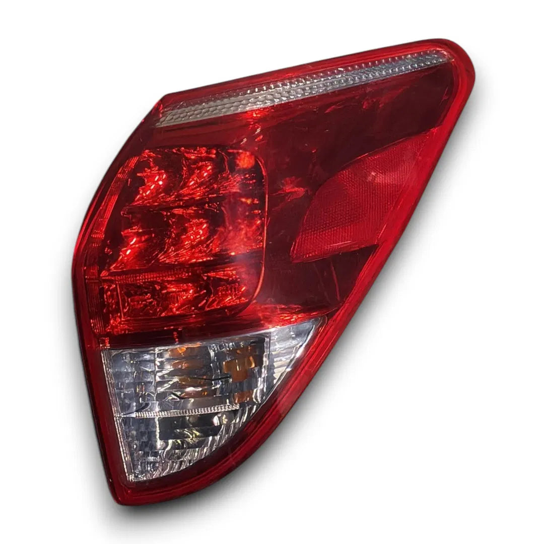 Fanale posteriore sinistro Toyota RAV4 3ª Serie 2006–2010 OEM 8156142091
