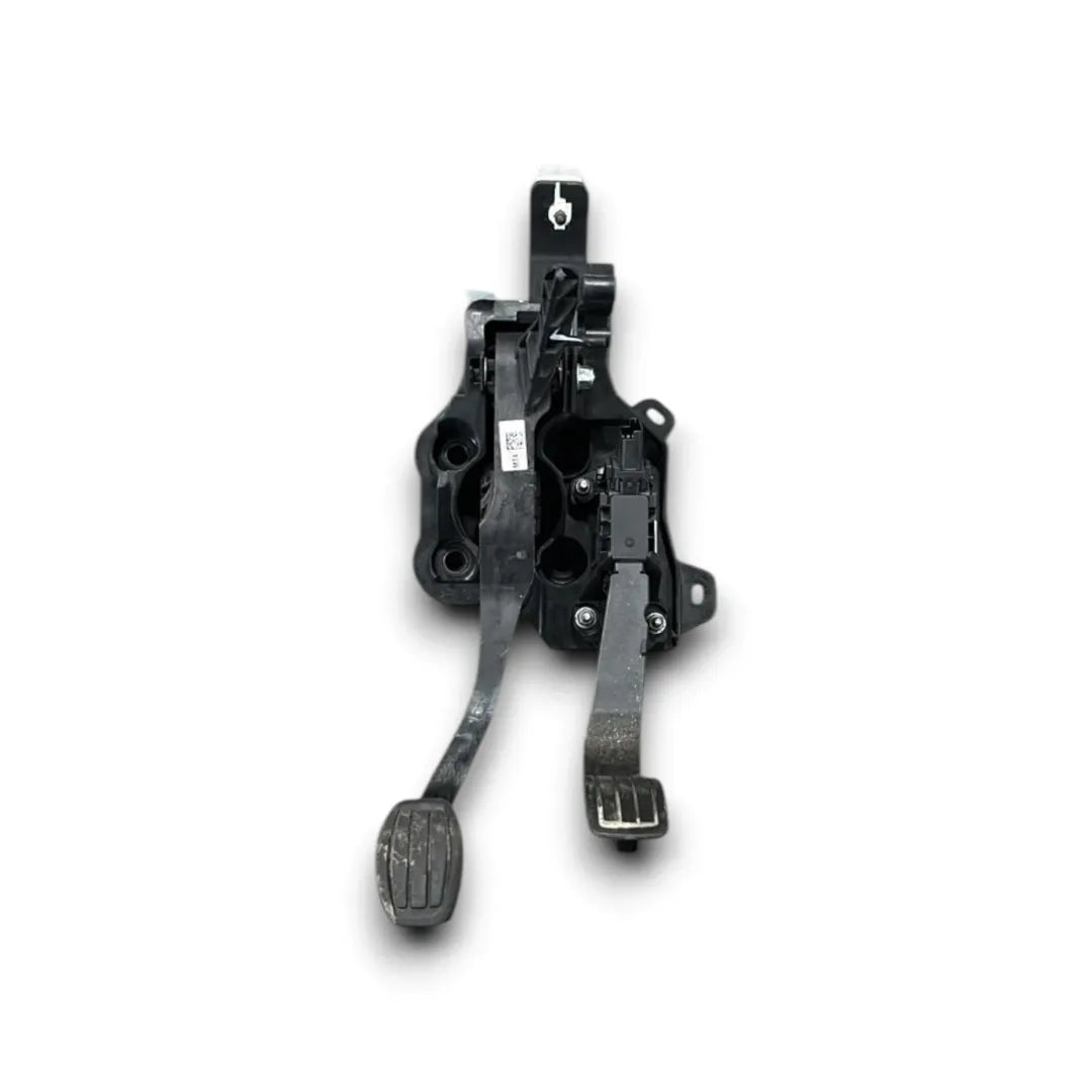 Pedali del freno e dell'acceleratore Opel Corsa F 2019–2024 cod. 9824311680