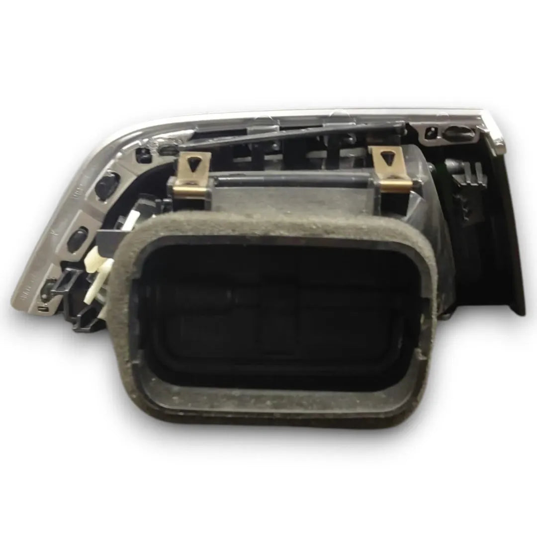 Dettaglio Bocchetta aria laterale cruscotto sinistra BMW Serie 2 Coupé F22 dal 2013 OEM 2636103-01 - foto 2