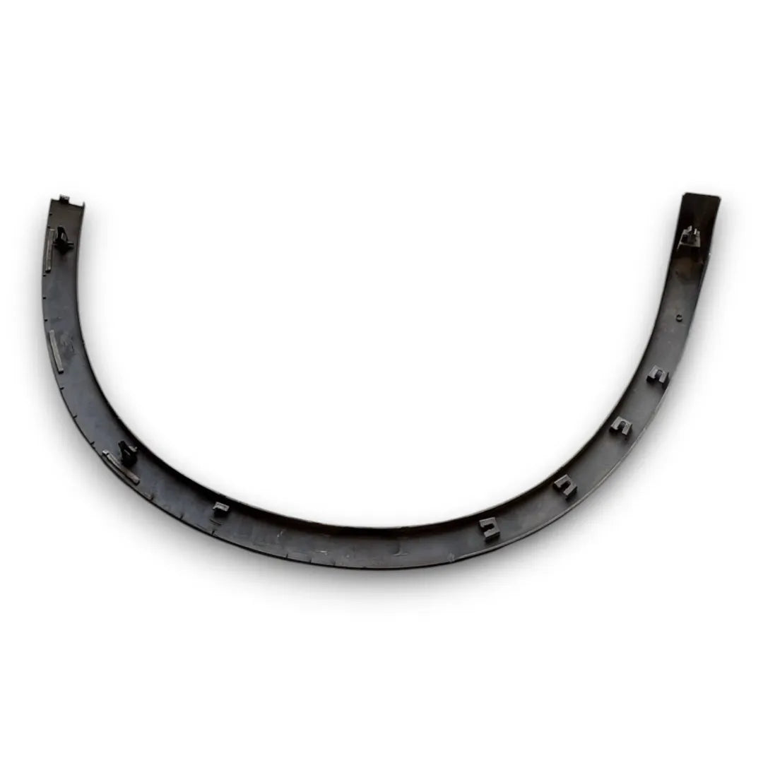 Dettaglio Modanatura dell'arco passaruota destra posteriore Maserati Levante OEM 670192640 - foto 2