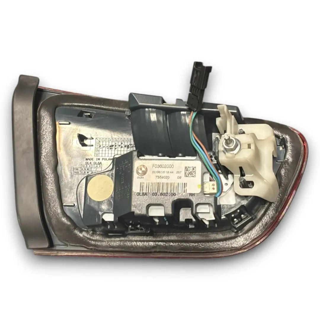 Dettaglio Fanale posteriore interno destro BMW Serie 1 5P F20 cod. F03602000 - foto 2