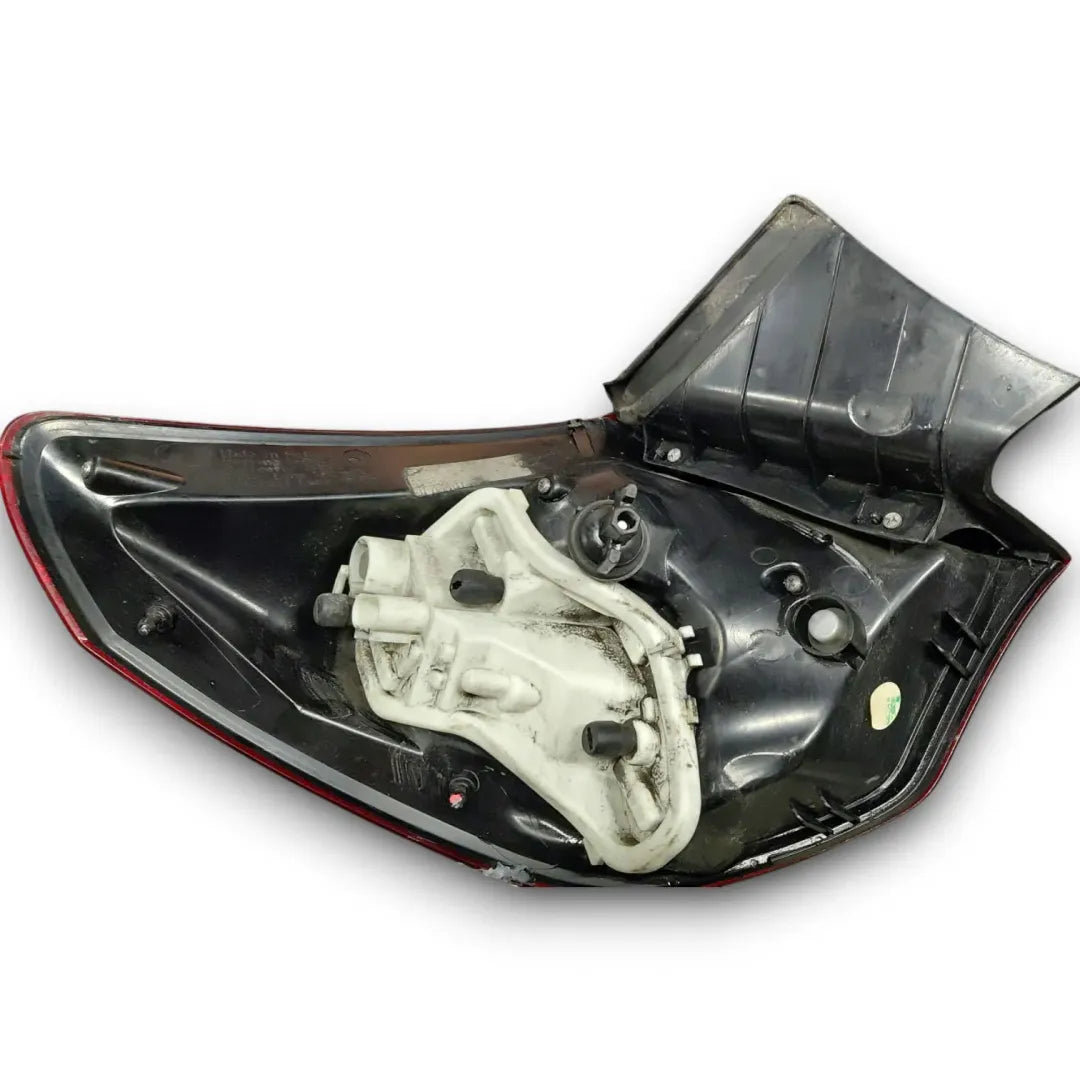 Dettaglio Fanale posteriore esterno destro Opel Astra J 2009–2018 OEM 13319948 - foto 2