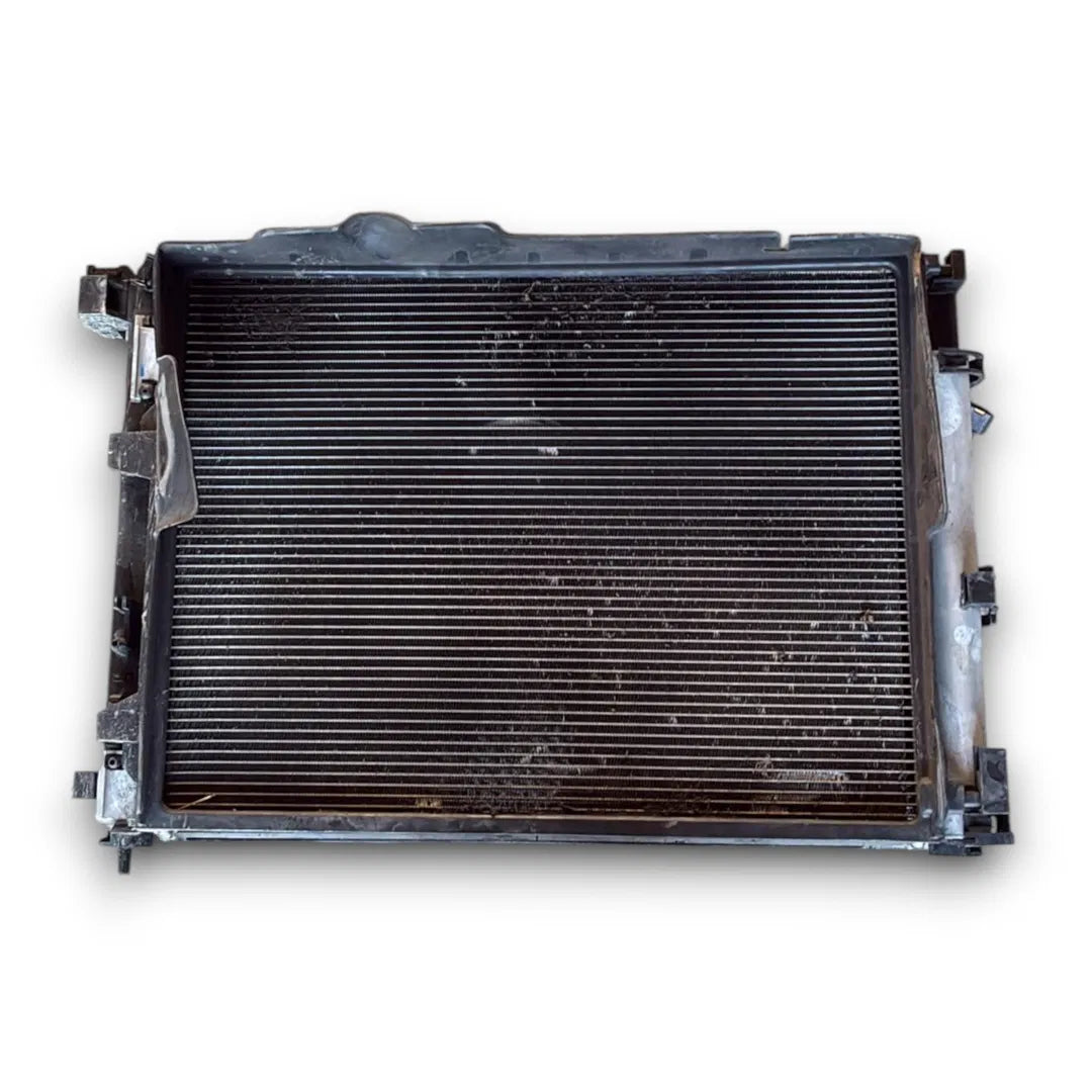 Dettaglio Kit radiatori Renault Clio 5ª Serie 2019–2024 OEM 214815462R - foto 2
