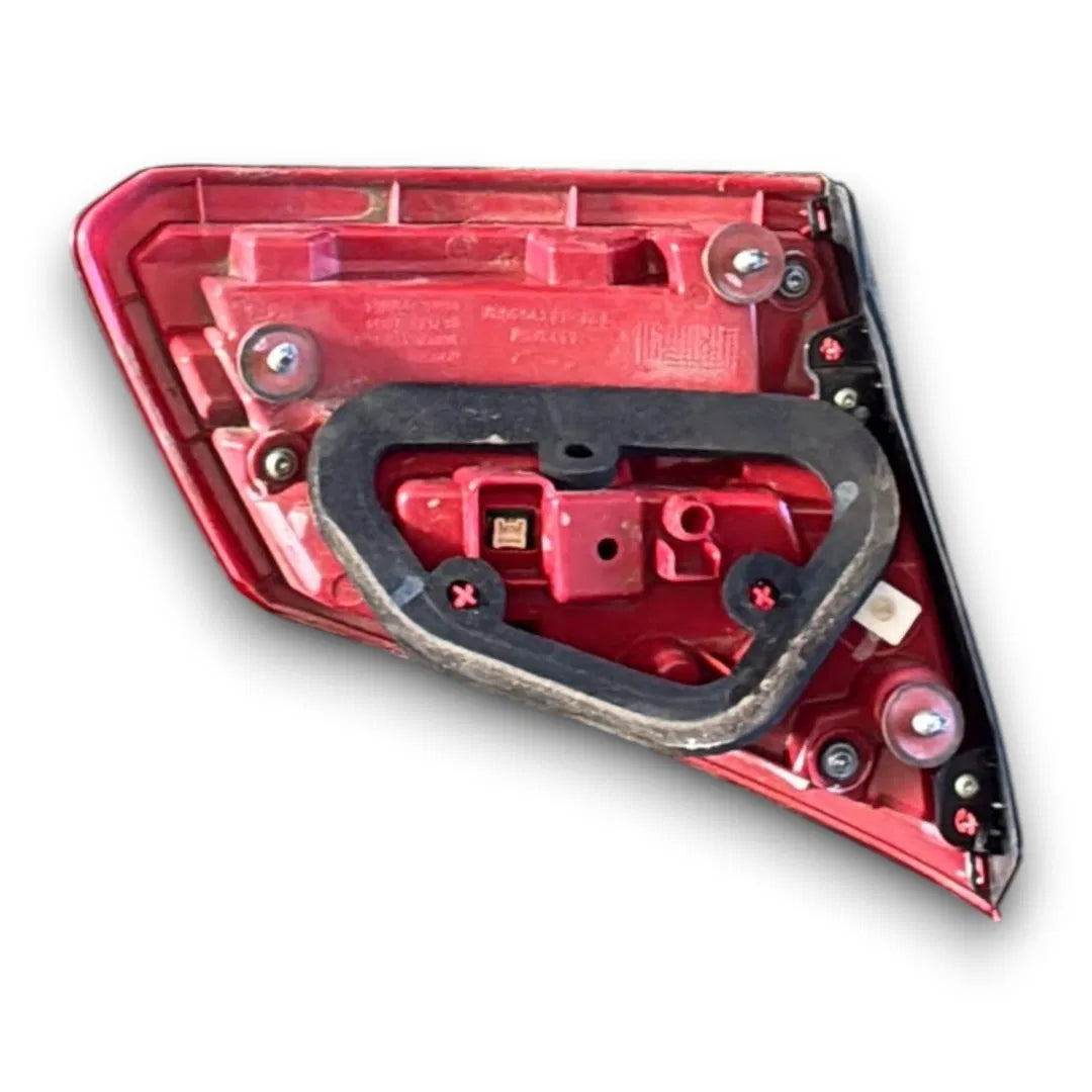 Dettaglio Fanale posteriore interno destro DR6 2017–2021 OEM T21-4433040BA - foto 2