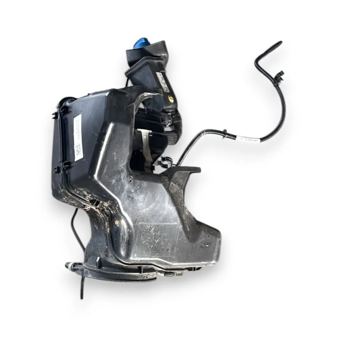 Dettaglio Serbatoio AdBlue Volkswagen Caddy VAN 2015–2021 OEM 2K5131877A - foto 2