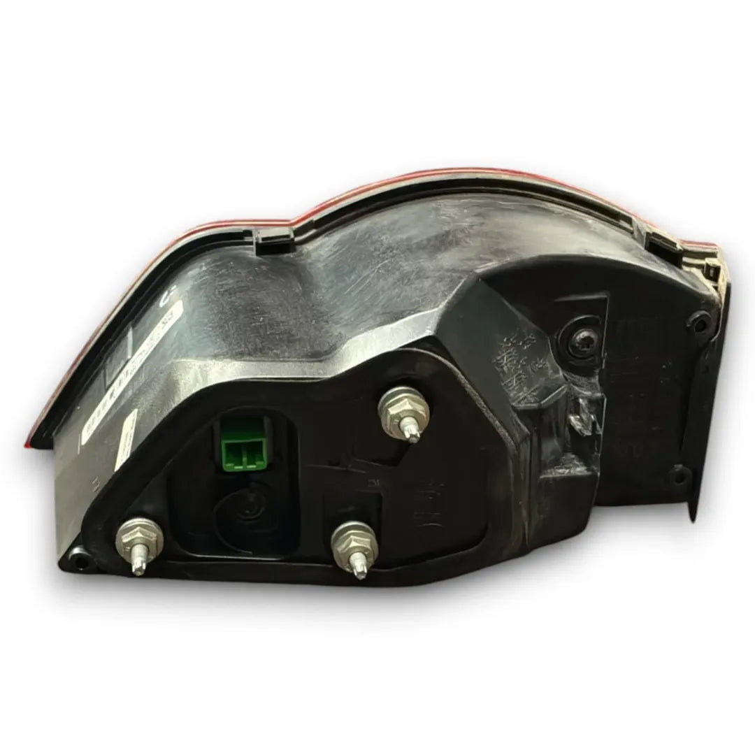 Dettaglio Fanale posteriore destro Jaguar F-PACE X761 cod. HK83-15K272-AA - foto 2