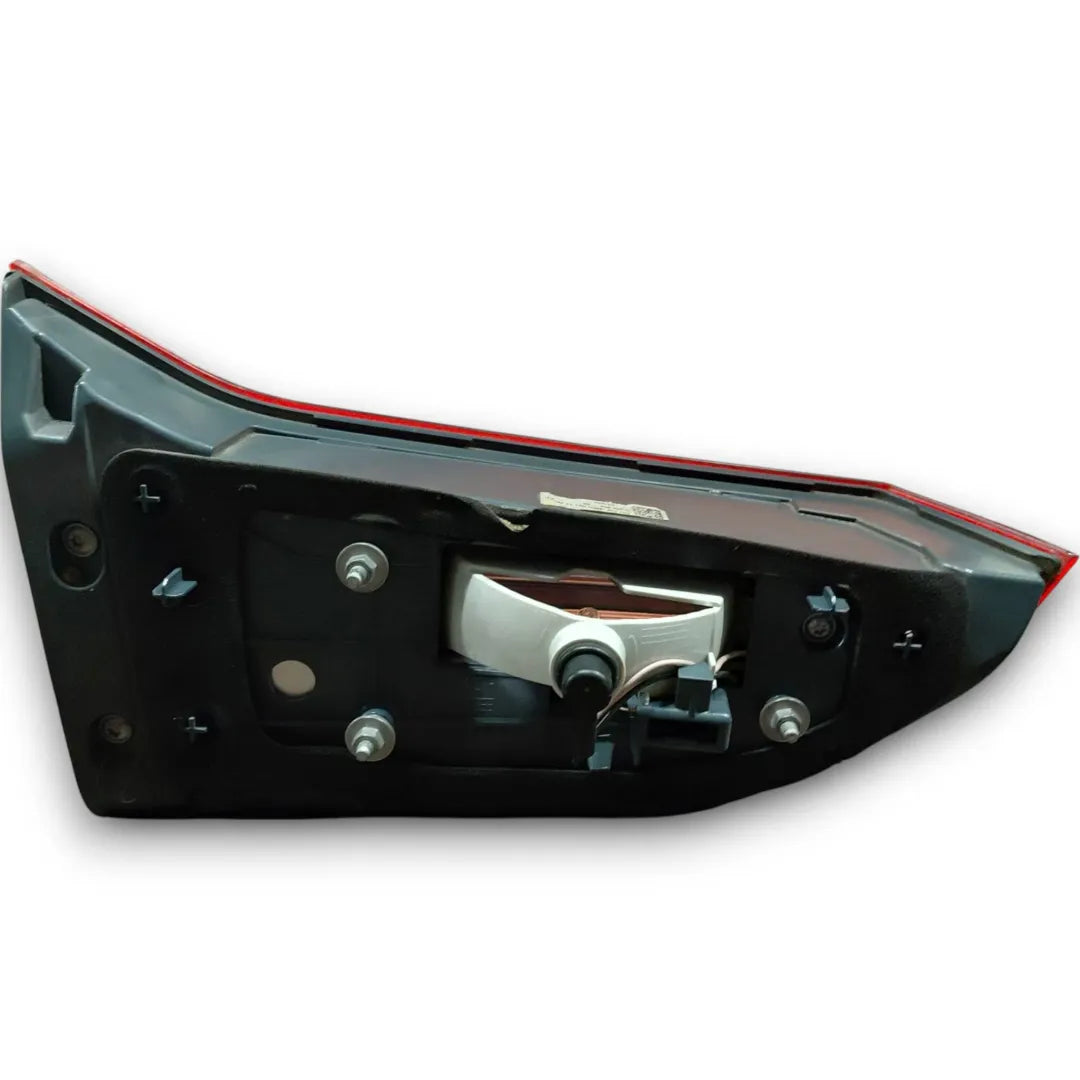 Dettaglio Fanale posteriore destro BMW Serie 5 G31 cod. 631341L - foto 2