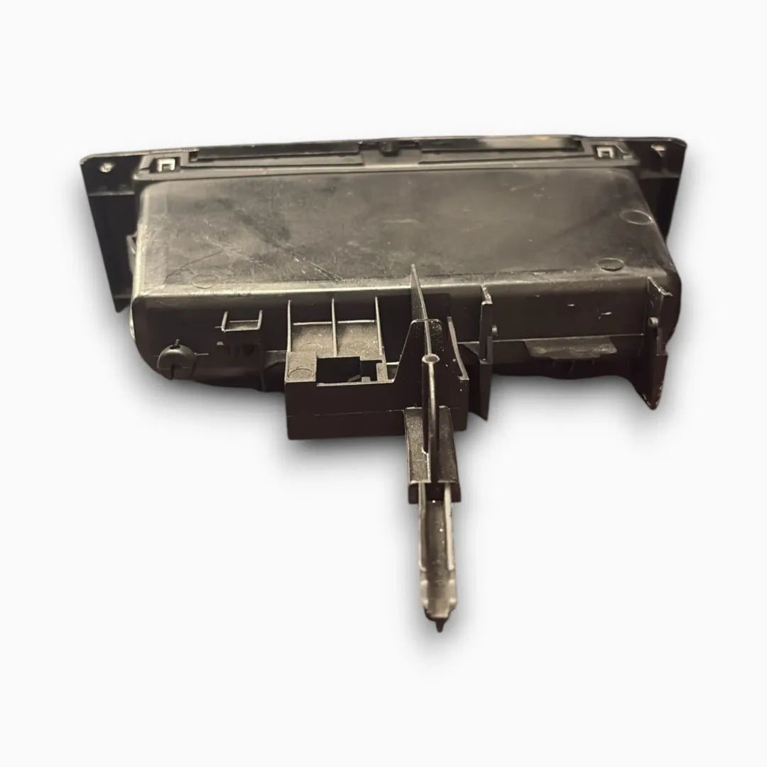 Dettaglio Portaoggetti centrale cruscotto Peugeot 308 2011–2015 OEM 8218XA - foto 2