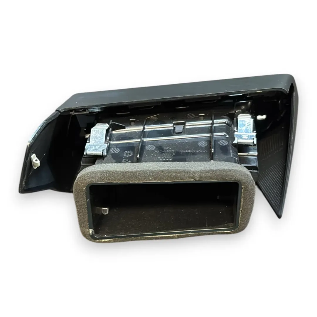 Dettaglio Bocchetta aria laterale cruscotto destra posteriore Audi A3 Sportback OEM 8Y1820951B6PS - foto 2