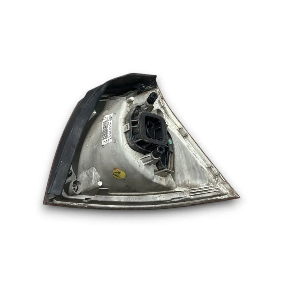 Dettaglio Fanale posteriore esterno sinistro Volkswagen Golf 2003–2009 OEM 1K6945095AC - foto 2