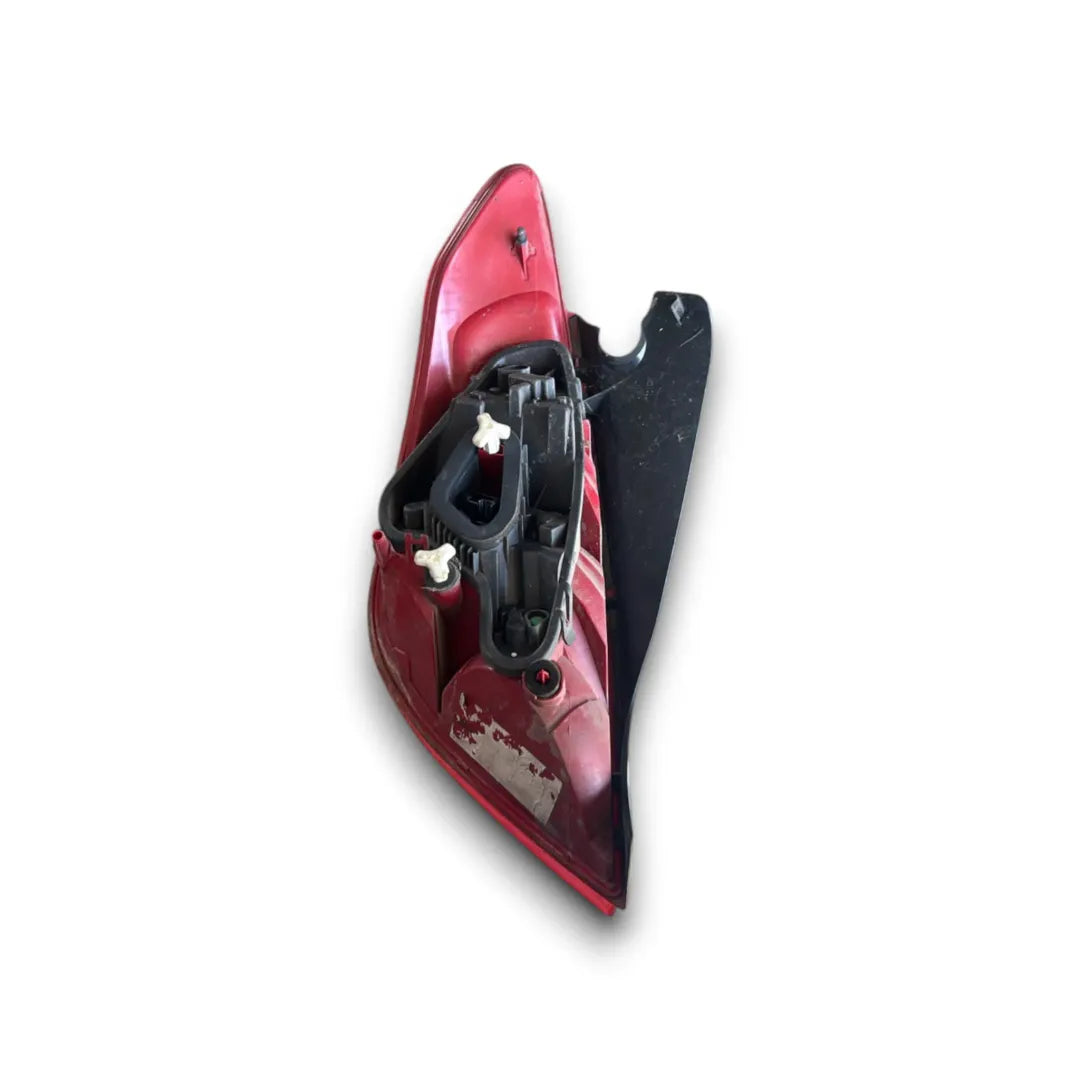 Dettaglio Fanale posteriore sinistro Peugeot 308 2007–2014 OEM 9680425780 - foto 2