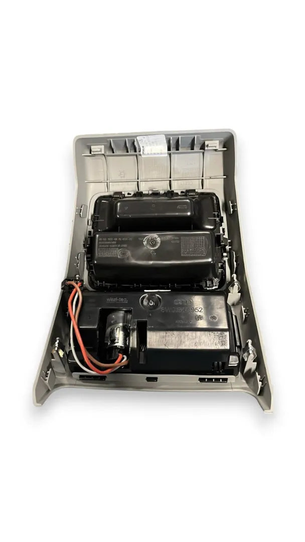 Dettaglio Portaoggetti centrale cruscotto Audi A4 8W cod. 8W0857952 - foto 2