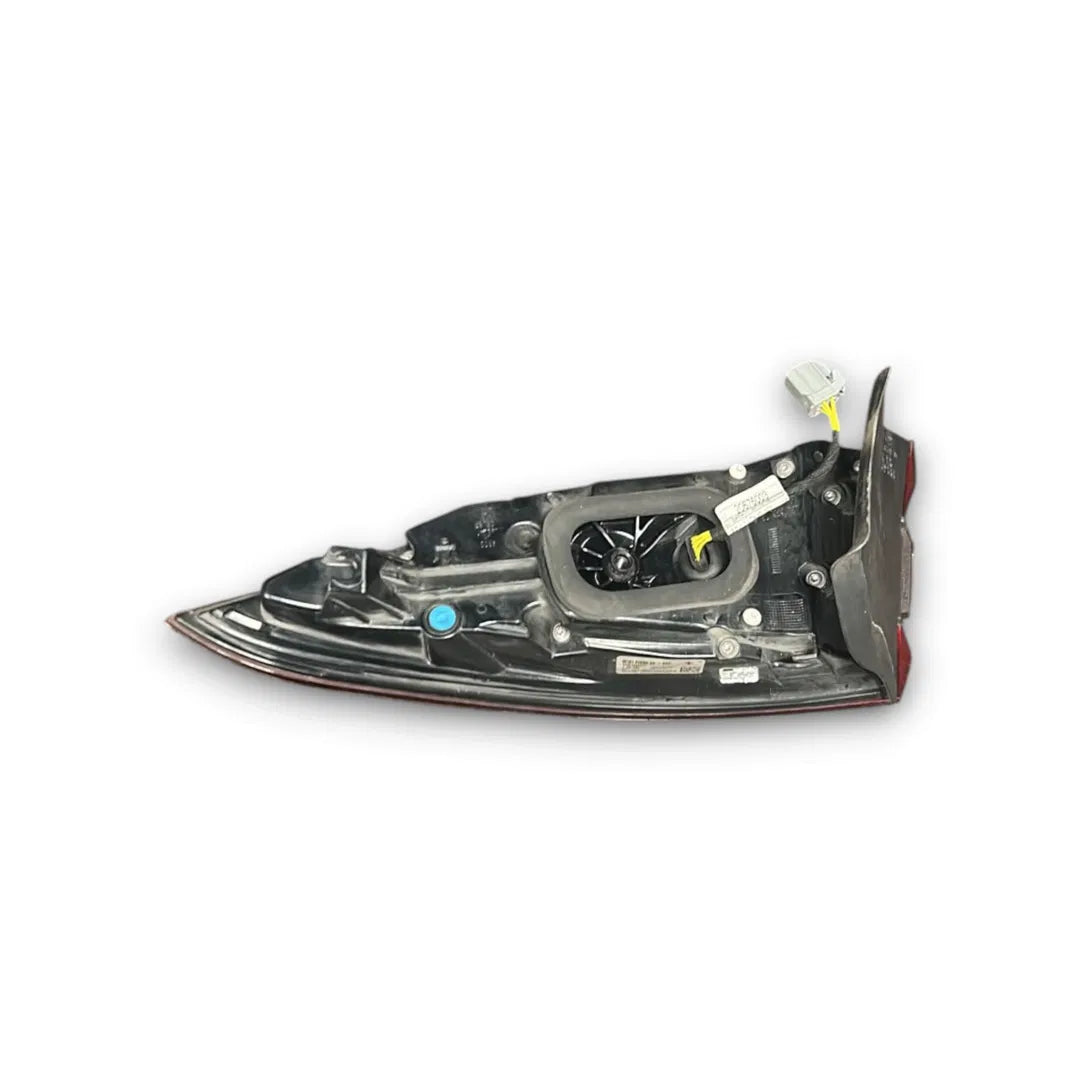 Dettaglio Fanale posteriore esterno sinistro Maserati Levante dal 2016 OEM 670032332 - foto 2