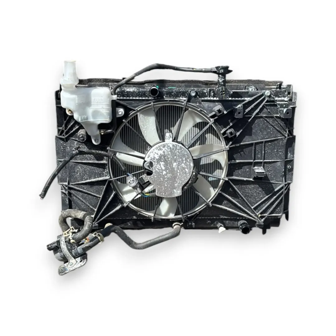 Dettaglio Radiatore motore Suzuki Vitara OEM 1770076S50000 - foto 2
