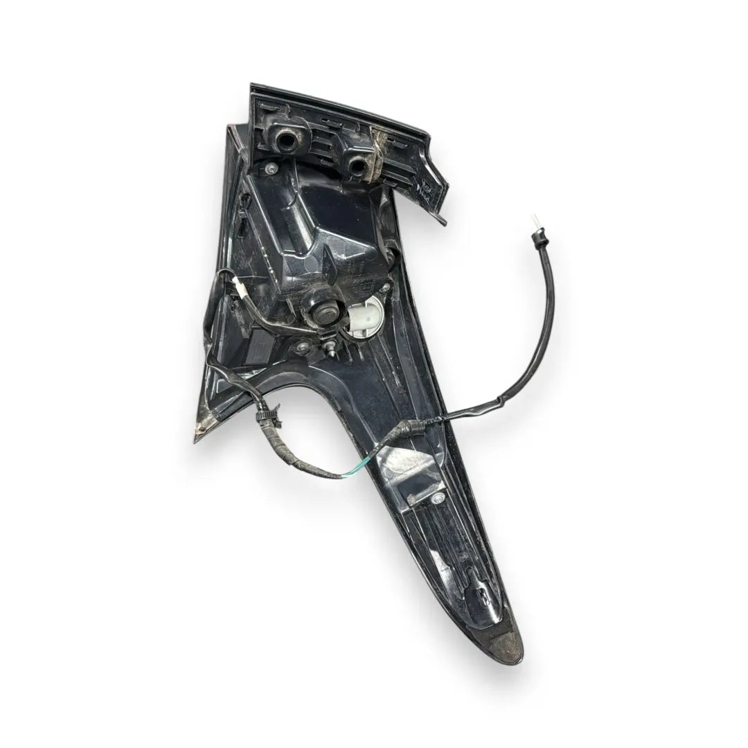 Dettaglio Fanale posteriore esterno sinistro Lexus NX OEM 8156078060 - foto 2