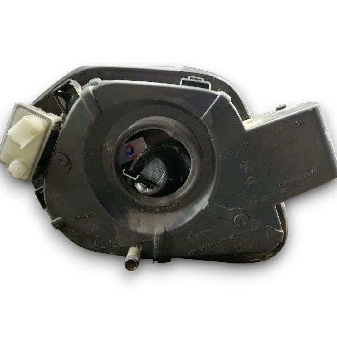 Dettaglio Sportellino carburante Peugeot 208 OEM 9823291980 - foto 2