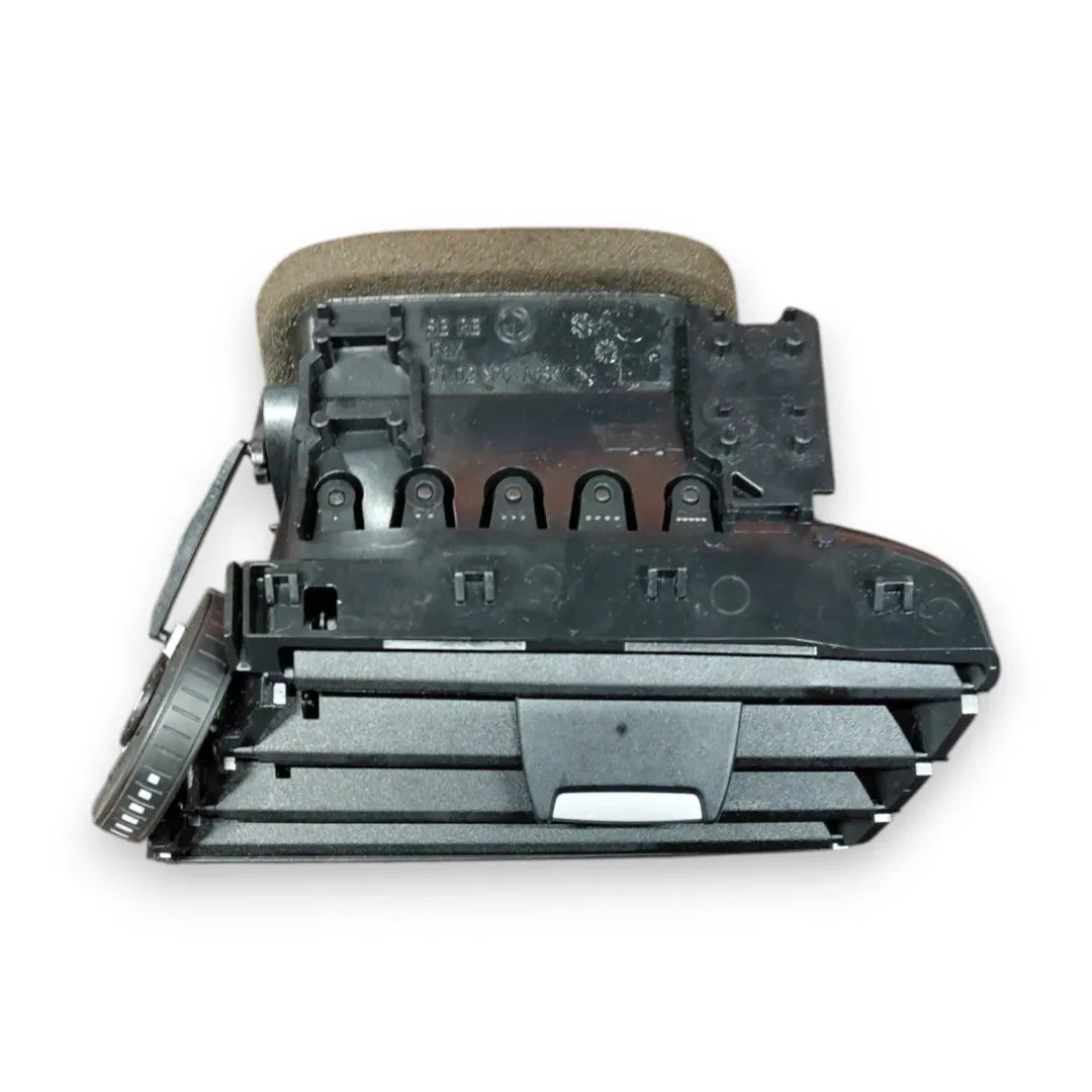 Dettaglio Bocchetta aria laterale cruscotto destra BMW X1 F48 cod. 9292740 - foto 3