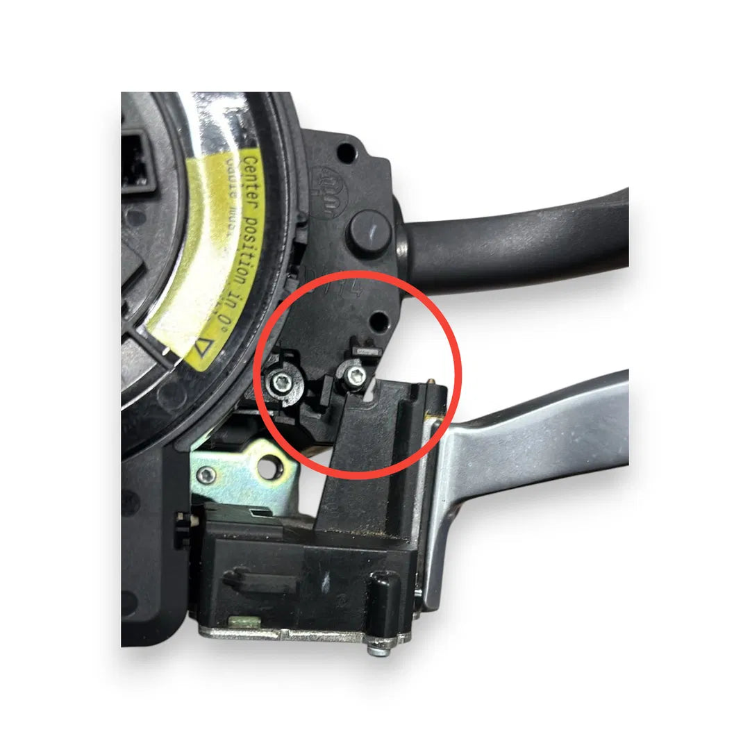 Dettaglio Comando devioguida Alfa Romeo Stelvio 2017–2022 OEM 01561356310 da riparare - foto 3