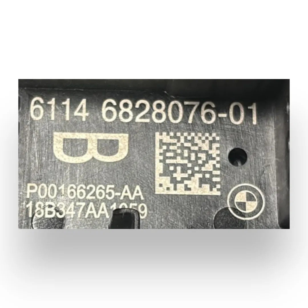 Dettaglio Scatola fusibili BMW X4 G02 dal 2018 OEM 6828076-01 - foto 3