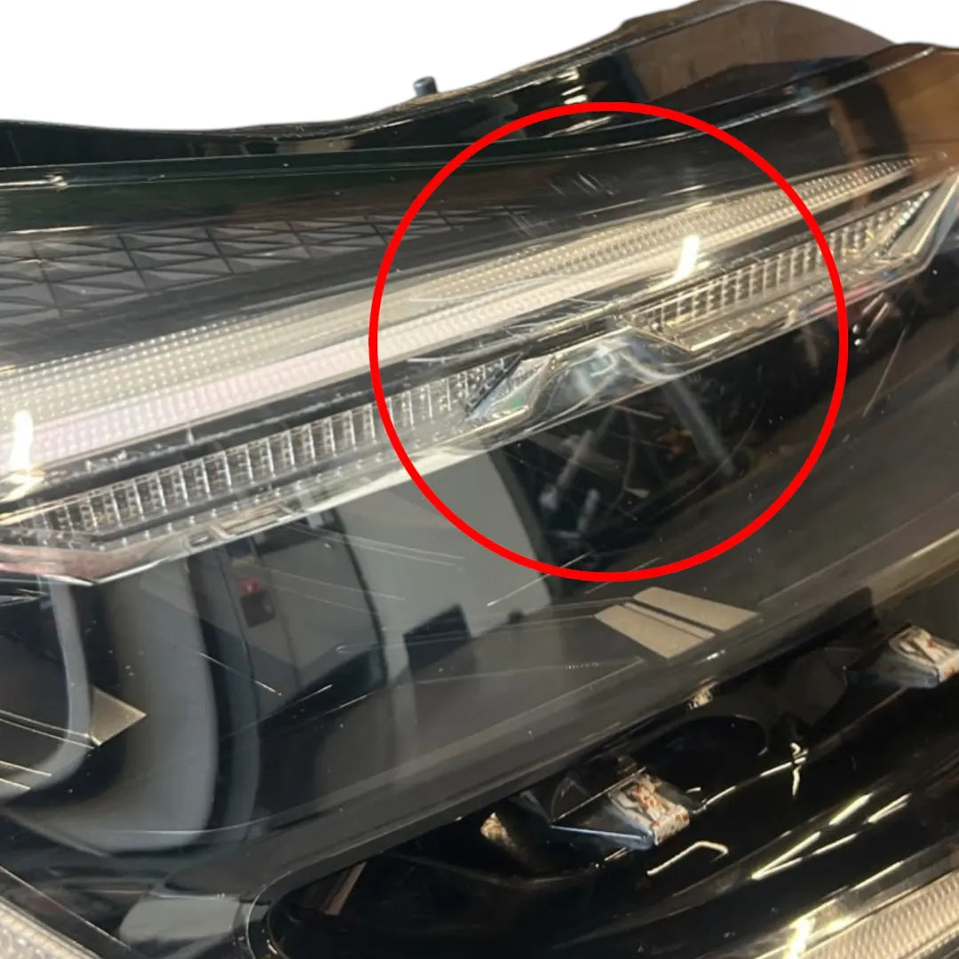 Dettaglio Faro anteriore destro Renault Captur 2ª Serie OEM 260104525R - foto 3