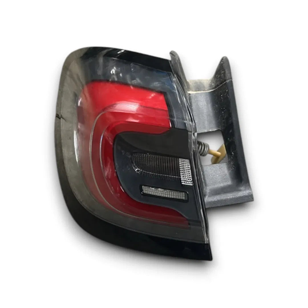 Dettaglio Fanale posteriore esterno sinistro Ford Puma 2019–2024 OEM 2579088 - foto 3