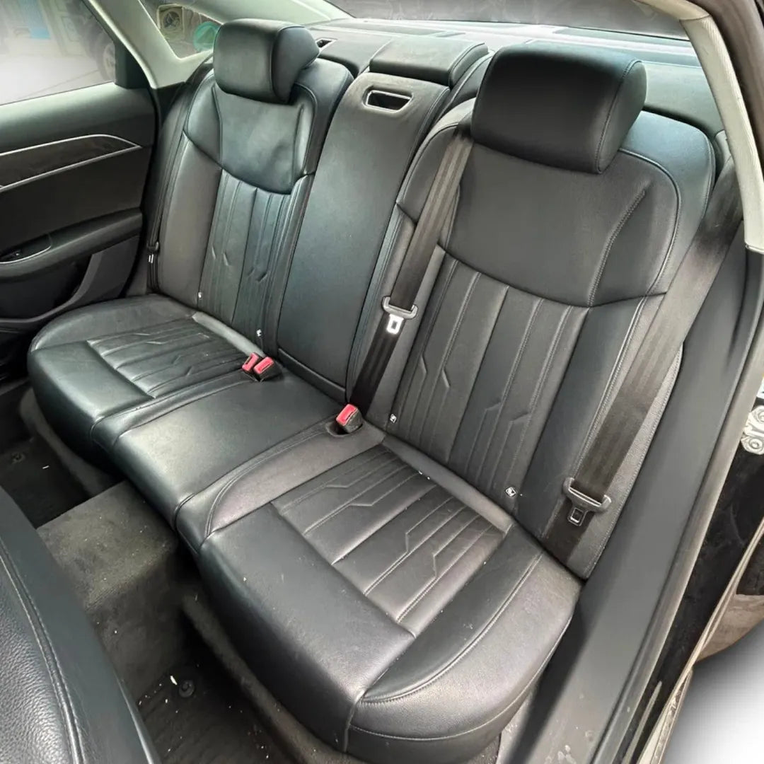 Dettaglio Tappezzeria abitacolo Audi A8 - foto 3
