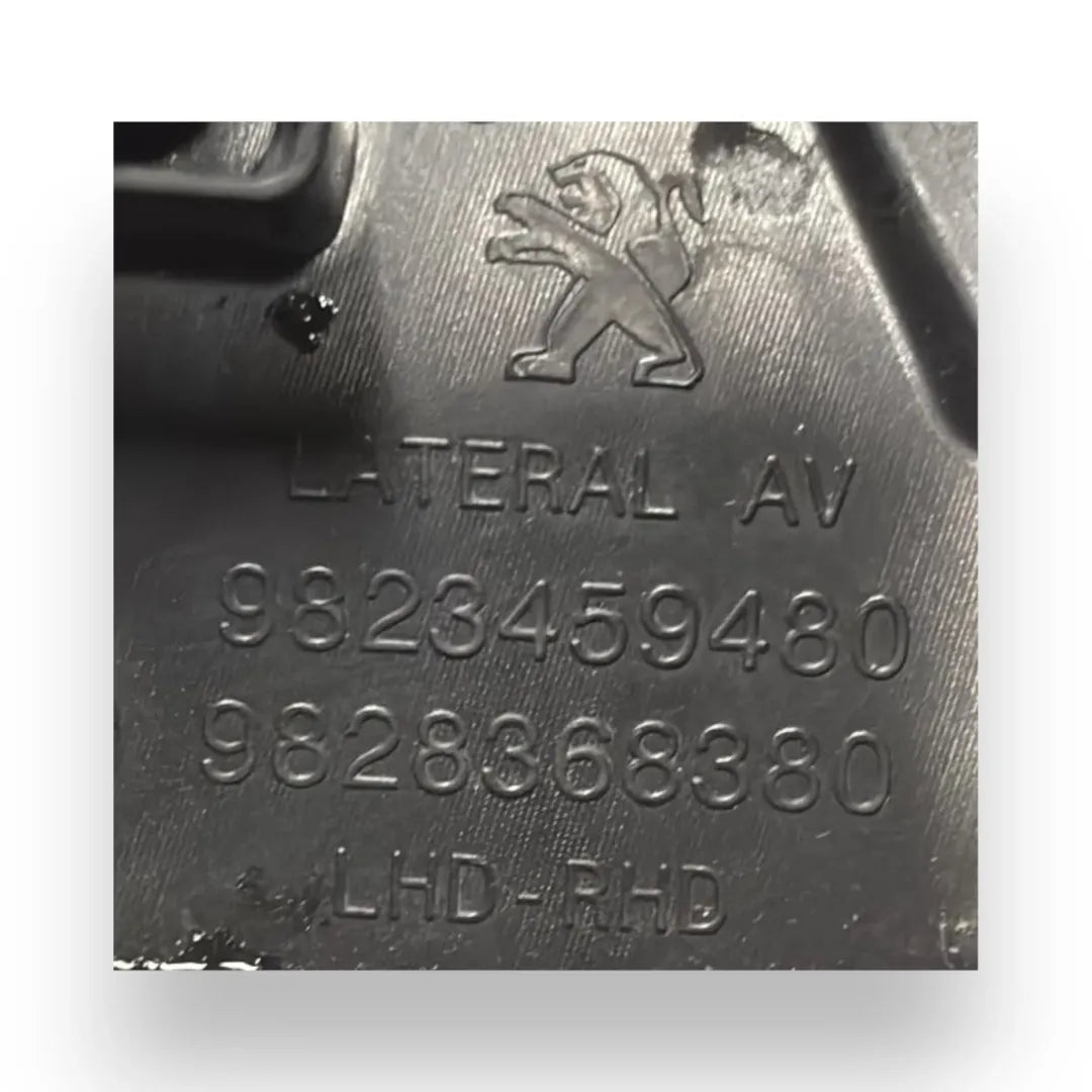 Dettaglio Bocchetta aria laterale cruscotto destra Peugeot 2008 2019–2023 OEM 9823459480 - foto 3