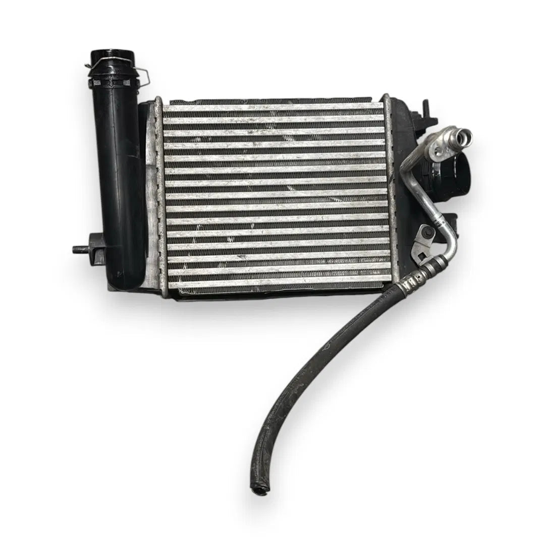 Intercooler Renault Clio 5ª Serie 2019–2024 OEM 14496668R - F&P CRASH SRL - Ricambi Usati