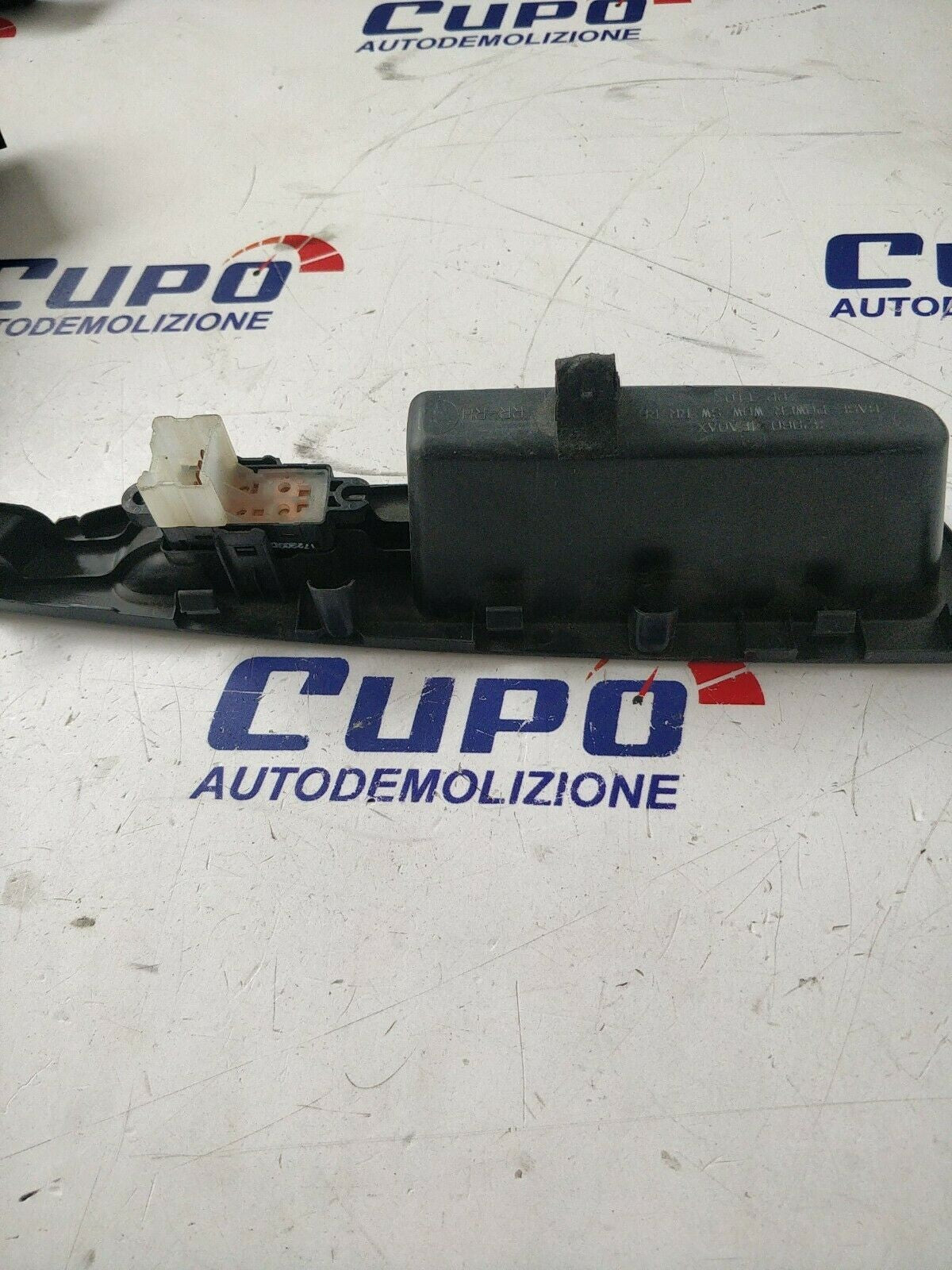 Right Rear Window Switch Nissan Qashqai (J11)) 82960 4Eaoax - F&P CRASH SRLS - Used Parts