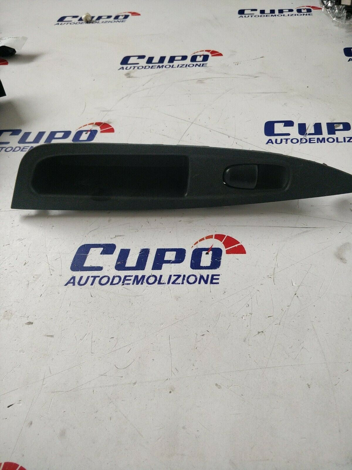 Right Rear Window Switch Nissan Qashqai (J11)) 82960 4Eaoax - F&P CRASH SRLS - Used Parts