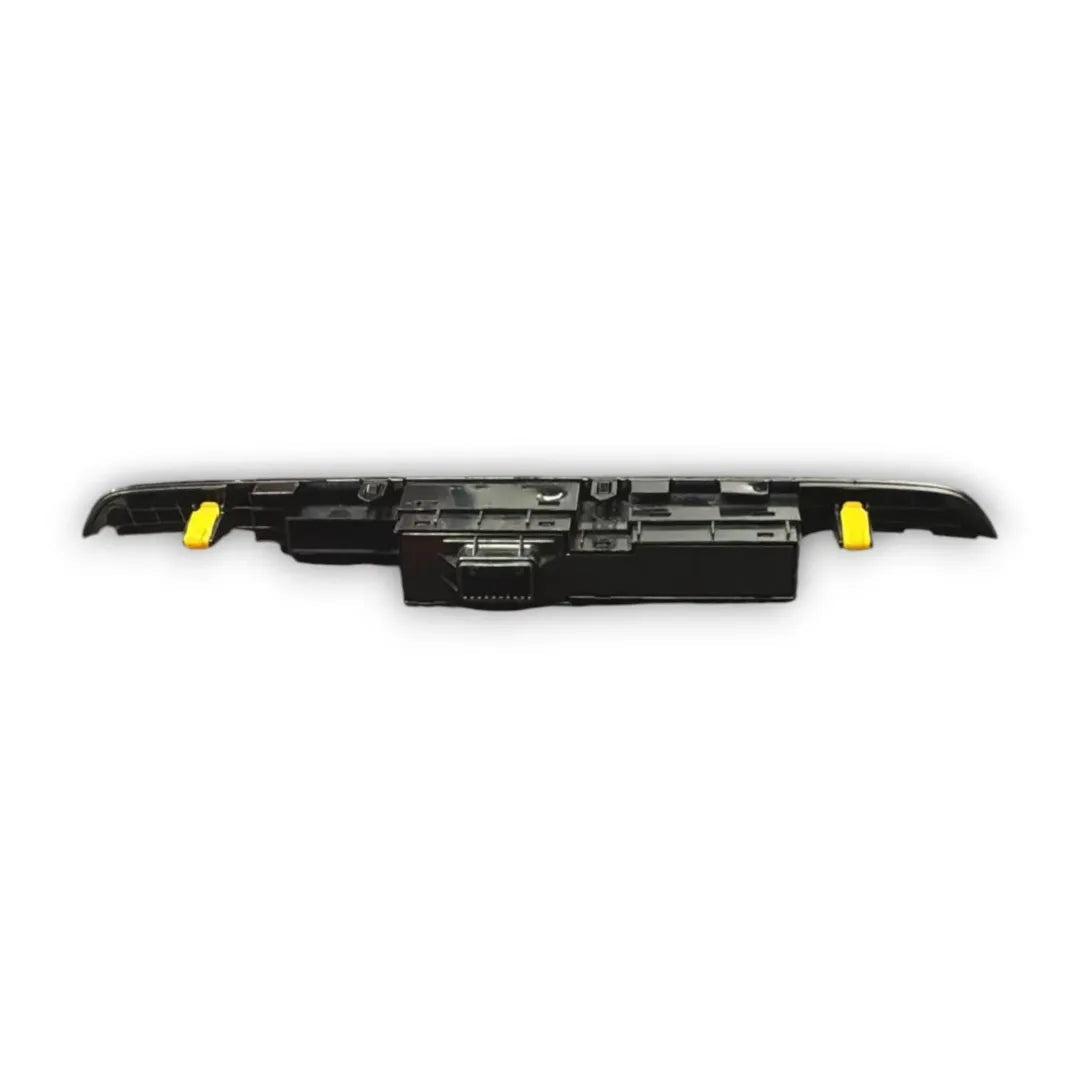 Dettaglio Interruttore luci di emergenza Hyundai Tucson 2018–2021 cod. 93700-D7000 - foto 2