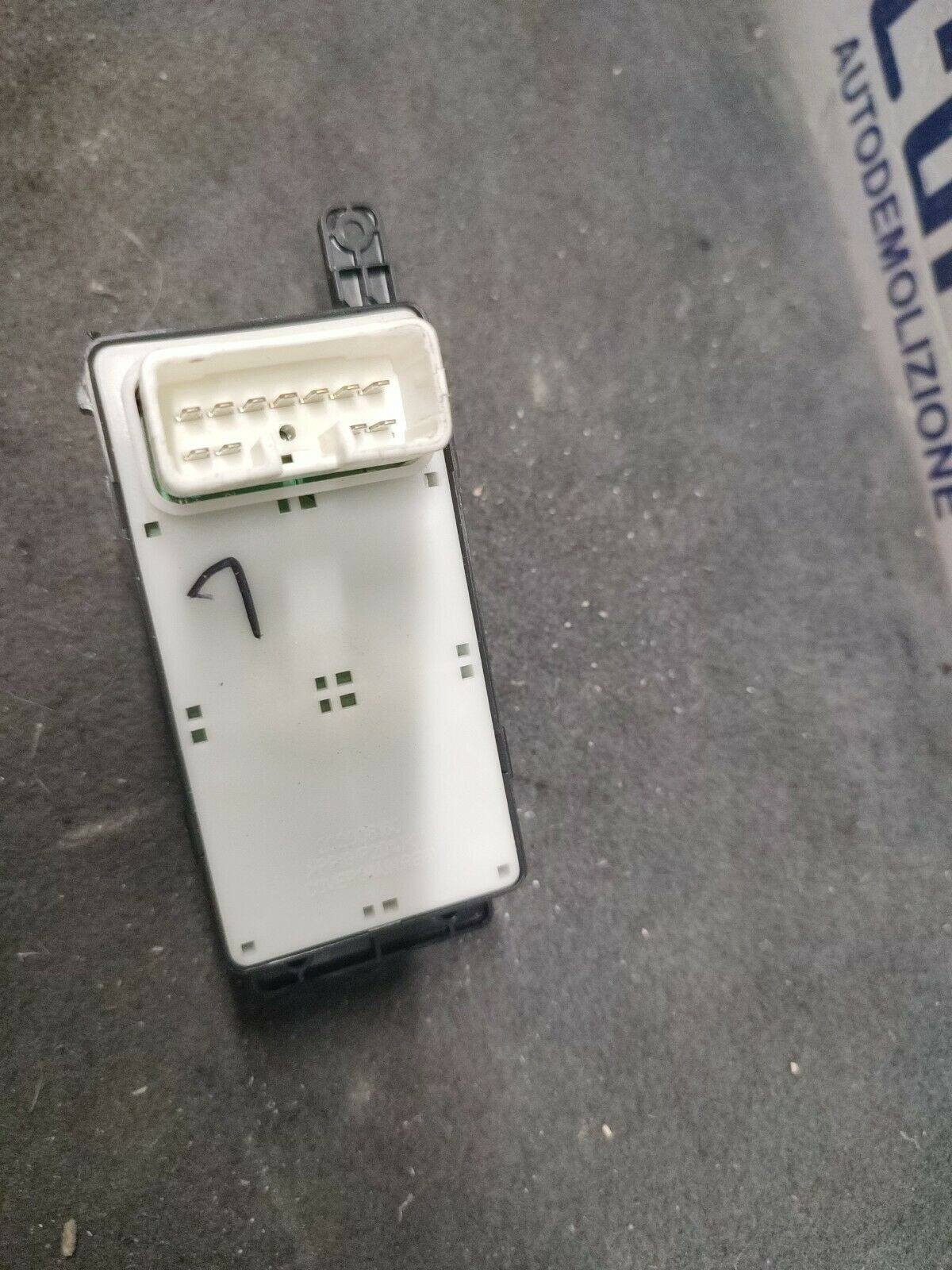 Electric window switch for HYUNDAI i20 2008-2014 OE 202008159 - F&P CRASH SRLS - Used Parts