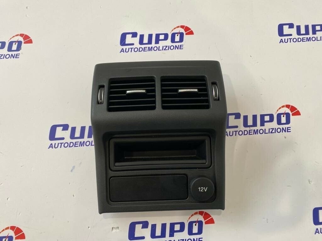Jaguar XE Rear Central Air Vent Nozzle mit12V Socket BJ32-014A22-AD - F&P CRASH SRLS - Used Parts