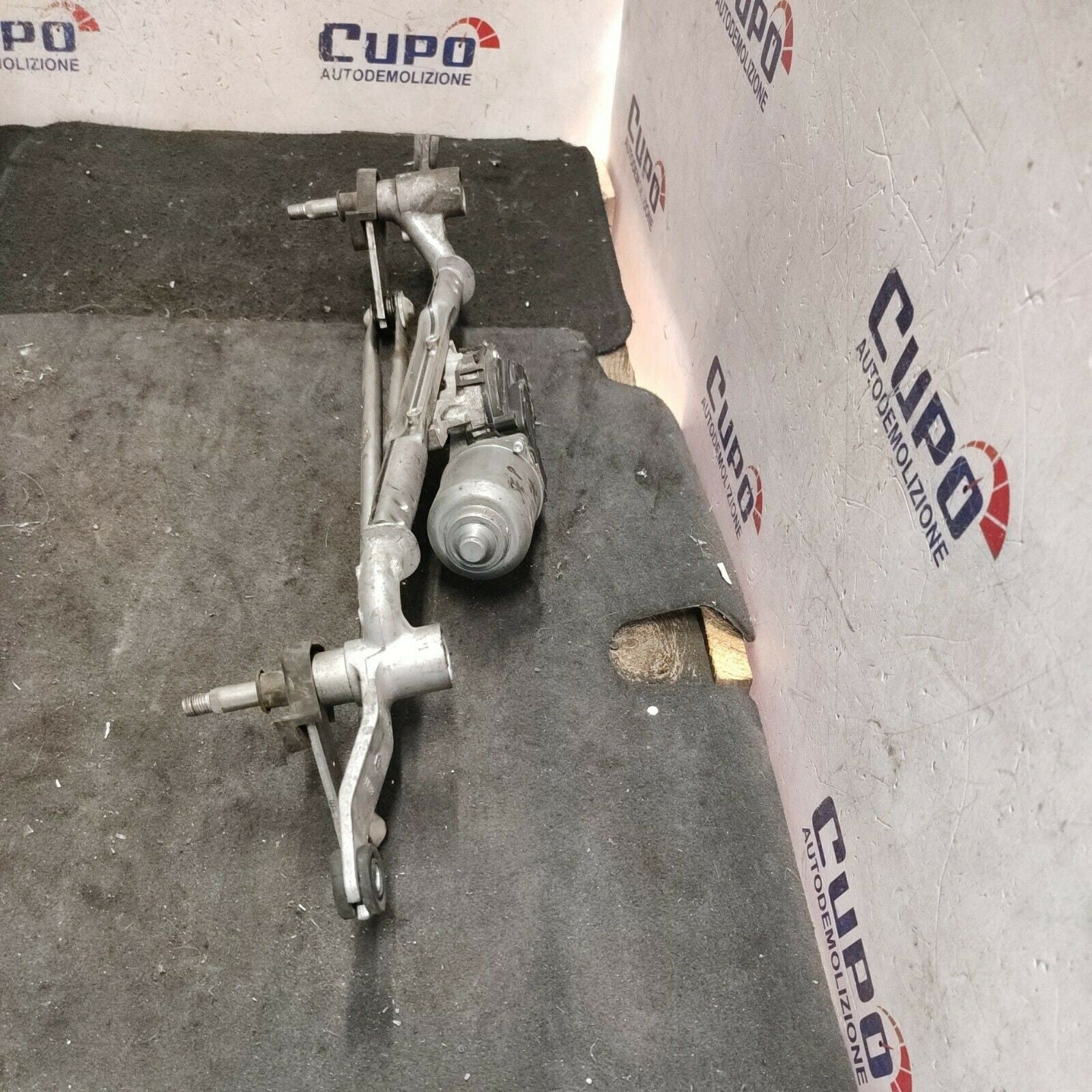 JEEP CHEROKEE (ND) 2.0 CRD 14-19 Front windshield wiper motor 68102175ad - F&P CRASH SRLS - Used Parts