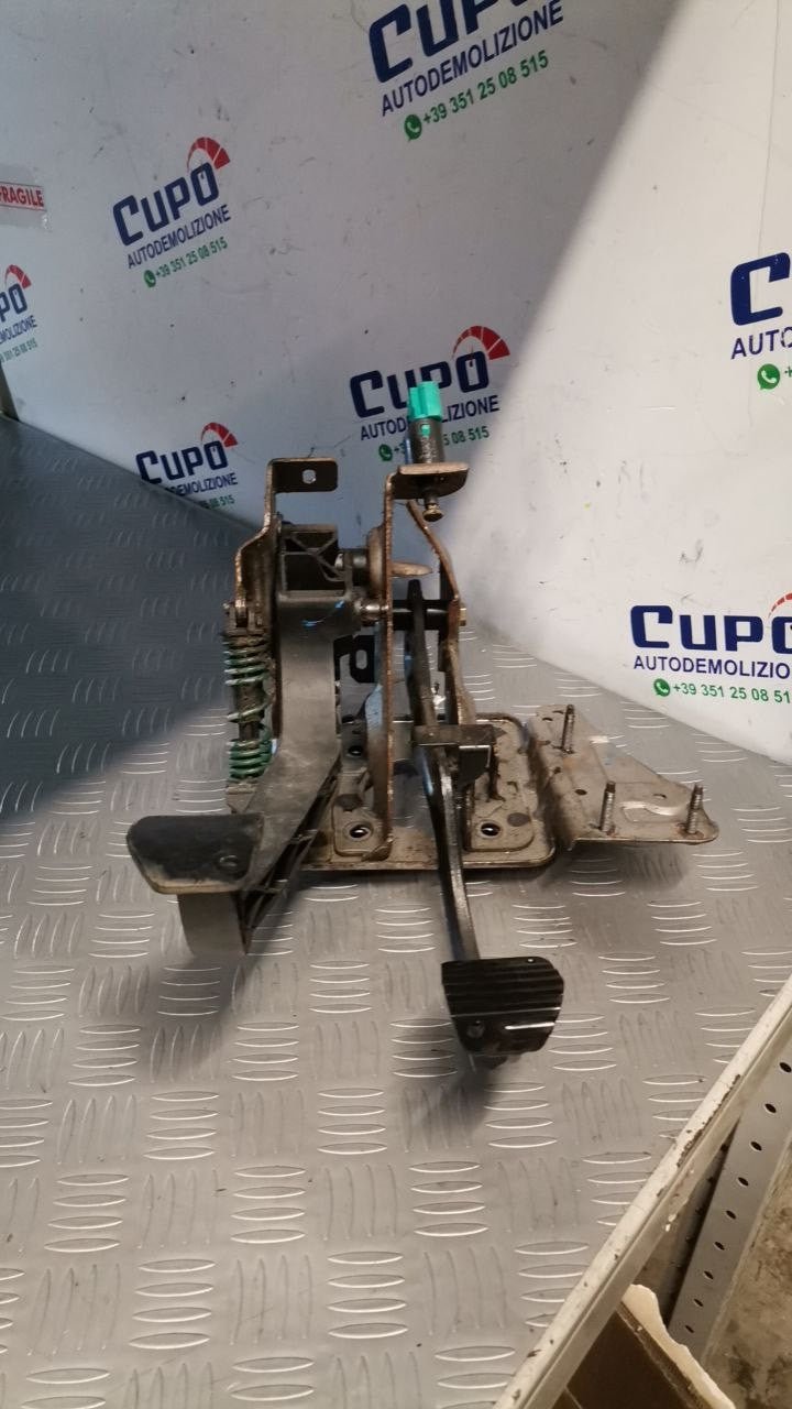 Kit Pedaliera Freno / Frizione Citroen C4 MK1 2.0 2005 cod: 96538767 - F&P CRASH SRLS - Ricambi Usati