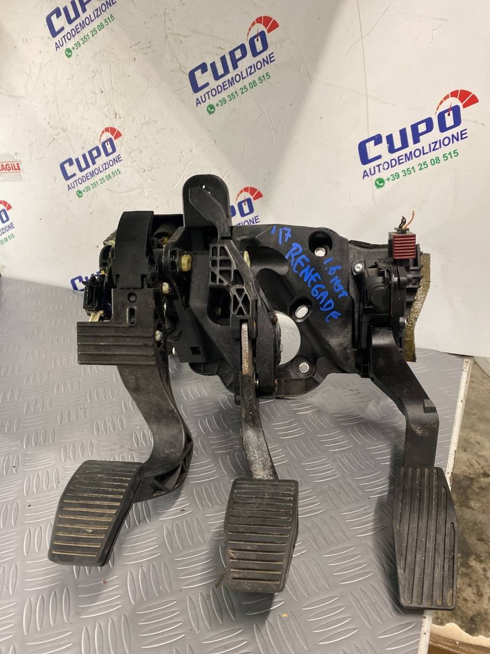 Kit pedaliera Jeep renegade (2017) cod:2583340005 - F&P CRASH SRLS - Ricambi Usati