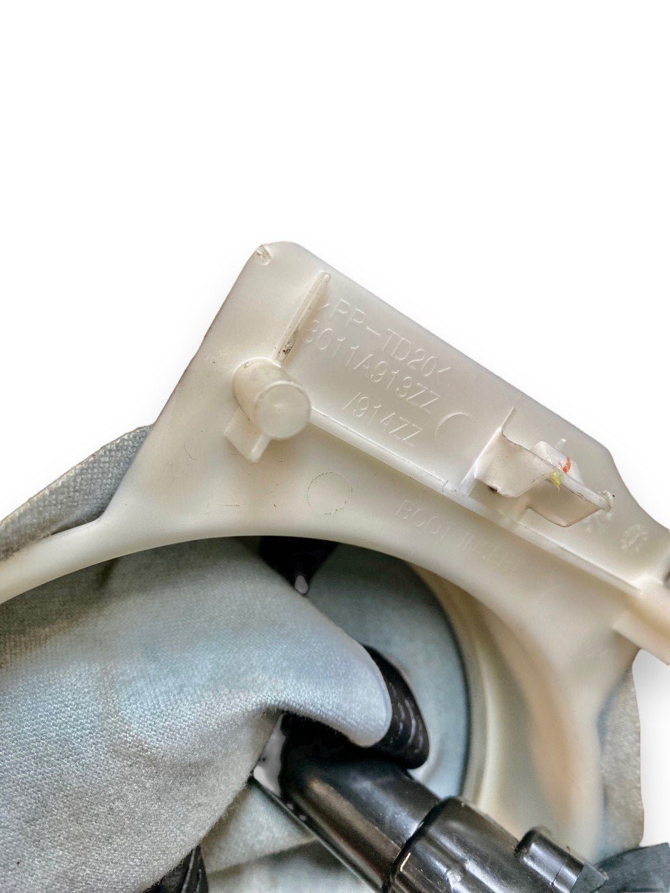 Leva cambio con pomello Mitsubishi ASX I serie ( 2013 - 2016 ) cod. 8011A913ZZ - F&P CRASH SRLS - Ricambi Usati