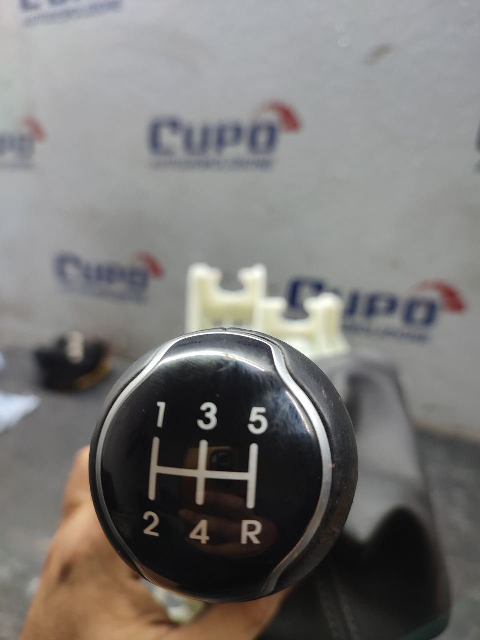 Leva cambio manuale 5m Kia Rio ( IV - 2018 ) cod 43700-XXXXX - F&P CRASH SRLS - Ricambi Usati