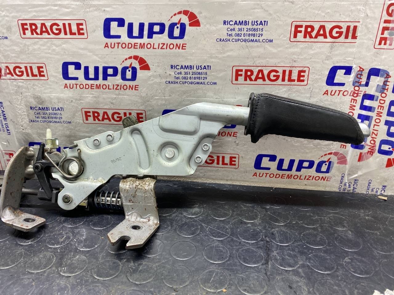 BMW Series 5 530d parking brake lever cod:34416773958 - F&P CRASH SRLS - Used Parts