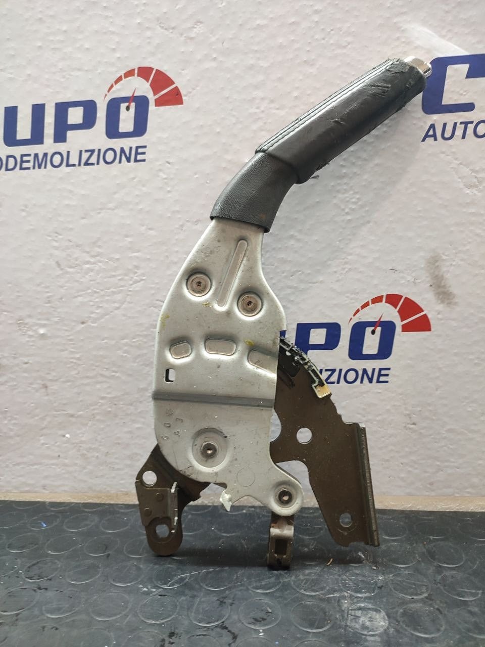 Handbrake lever MERCEDES-BENZ CLASS A W169 1.5 (2008) B cod: A1694200084 - F&P CRASH SRLS - Used Parts