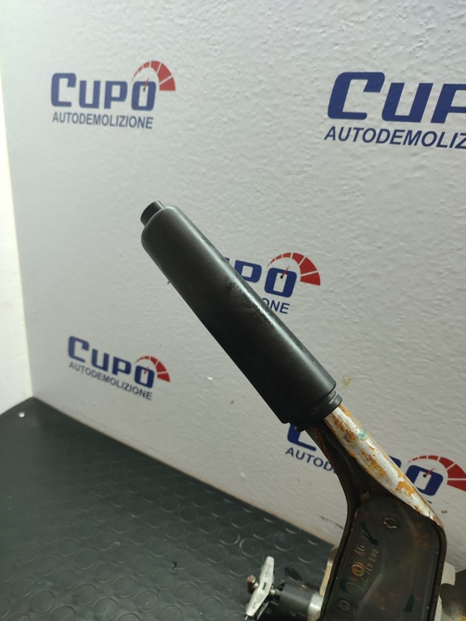 Handbrake lever PEUGEOT PARTNER TEPEE 1.6 (2012) D code: 9680786377 - F&P CRASH SRLS - Used Spare Parts