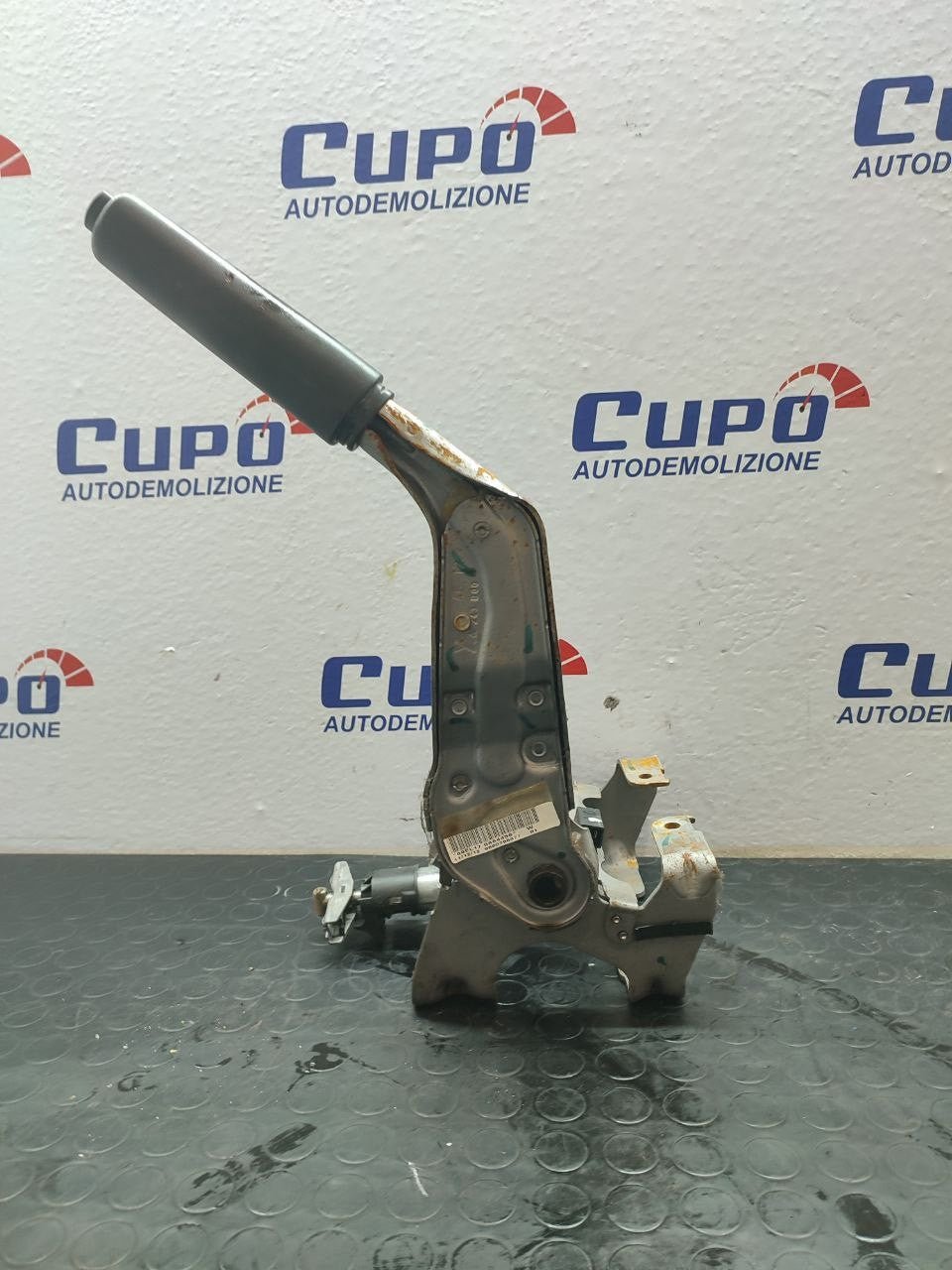 Handbrake lever PEUGEOT PARTNER TEPEE 1.6 (2012) D code: 9680786377 - F&P CRASH SRLS - Used Spare Parts