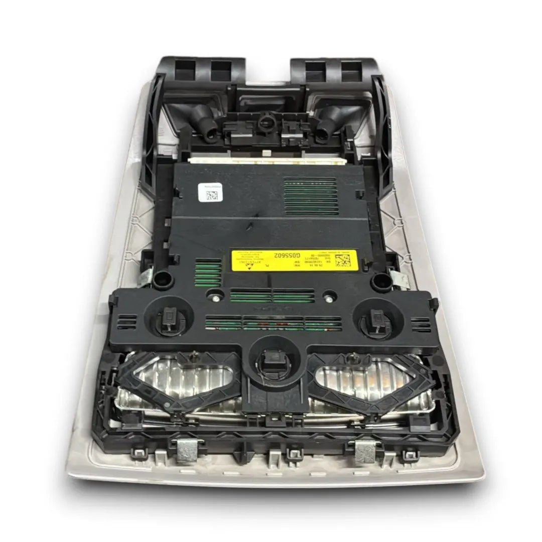 Dettaglio Plafoniera anteriore di cortesia BMW Serie 5 F10 dal 2013 OEM 61319232055 - foto 2