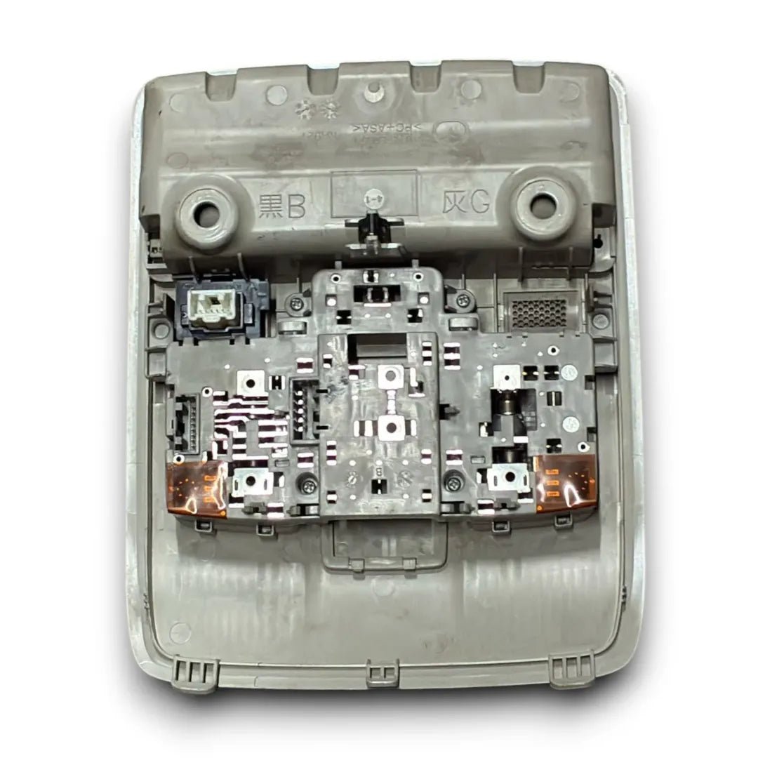 Dettaglio Plafoniera anteriore di cortesia Mazda CX-3 dal 2015 OEM KD4569970C75 - foto 2